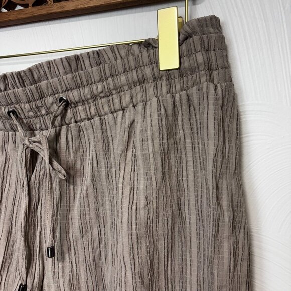 SOHO Casual Shorts Drawstring Pull On Elastic Waist Brown Taupe Relaxed Fit PL - Picture 2 of 4